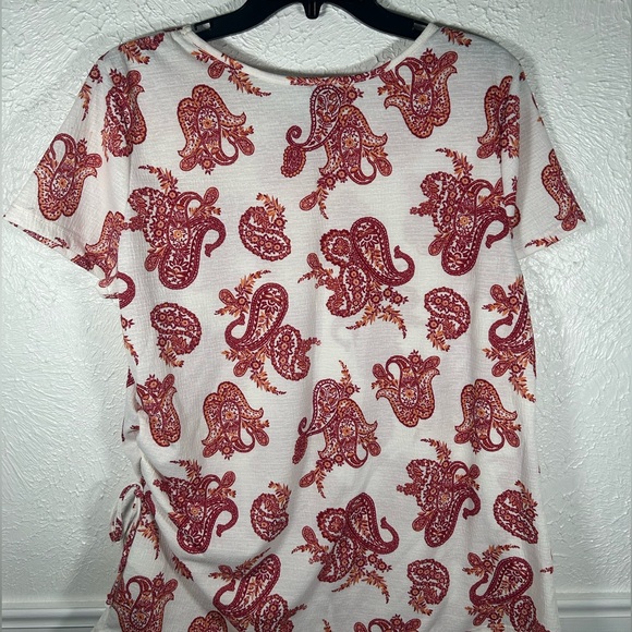 COMO Short Sleeve Paisley Top with Side Gather PXL - Picture 2 of 7